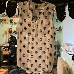NWOT TORRID 2 office blouse sleeveless white Skull Print pullover professional